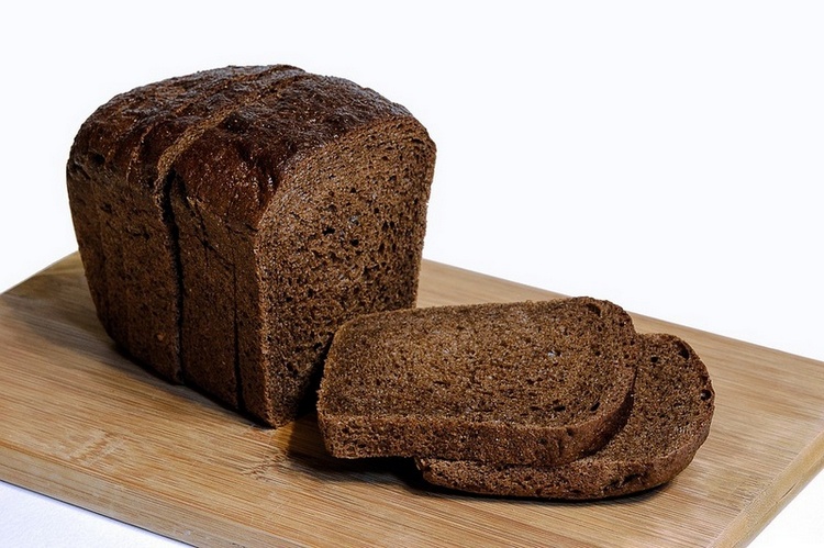 Черный хлеб для улучшения перистальтики кишечника, фото