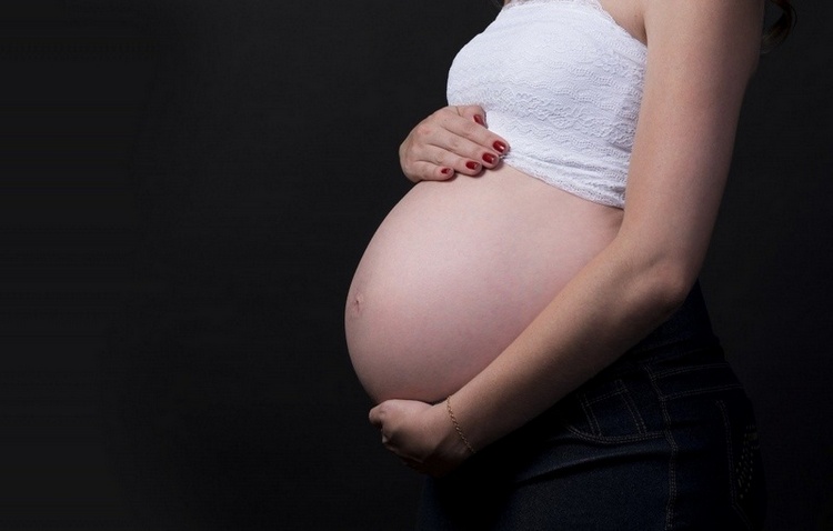 Клизма при беременности оправдана только непосредственно перед родами, в том числе для их стимуляции, фото